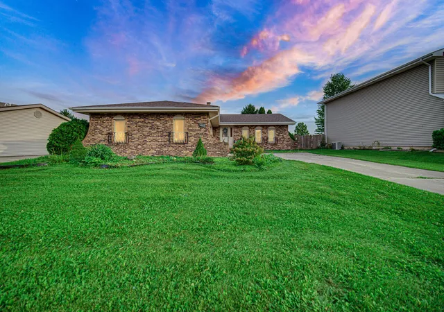 Photo 2 of Sale Pending at 4969 W 87th Lane, Crown Point, IN 46307 | MLS# 846975 | Listing updated on 2026-10-20