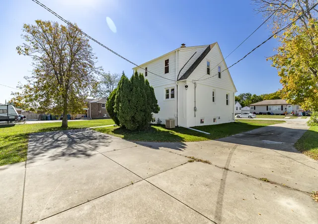 Photo 4 of Single family home for sale at 7359 Parrish Ave, Hammond, IN 46323 | MLS# 846952 | Listing updated on 2026-10-23