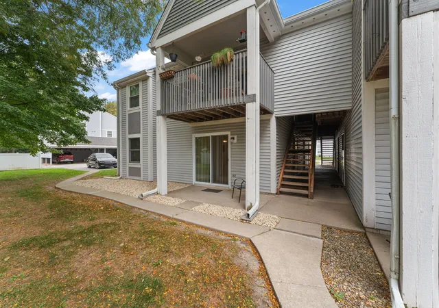 Photo 1 of Condo for sale at 1076 Millpond Rd N #C, Valparaiso, IN 46385 | MLS# 847054 | Listing updated on 2026-10-20