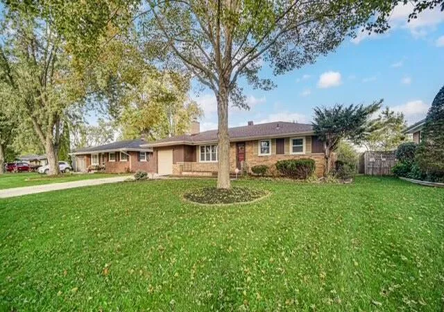 Photo 1 of Single family home for sale at 5961 Hayes Pl, Merrillville, IN 46410 | MLS# 846969 | Listing updated on 2026-10-22