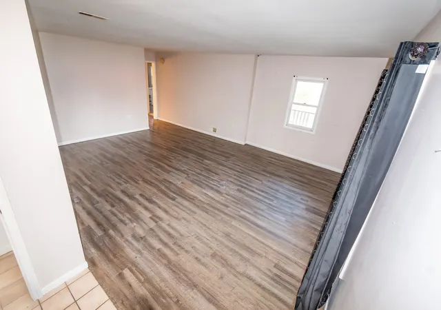 Photo 2 of Single family home for sale at 6846 Illinois Ave, Hammond, IN 46323 | MLS# 846978 | Listing updated on 2026-10-21
