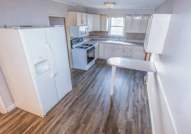 Photo 4 of Single family home for sale at 6846 Illinois Ave, Hammond, IN 46323 | MLS# 846978 | Listing updated on 2026-10-21