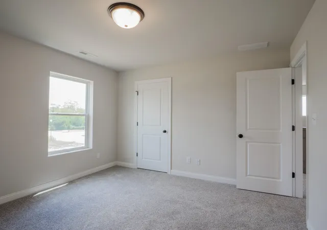 Photo 4 of Single family home for sale at 1659 Trailbrook Dr, Valparaiso, IN 46385 | MLS# 847172 | Listing updated on 2026-10-21