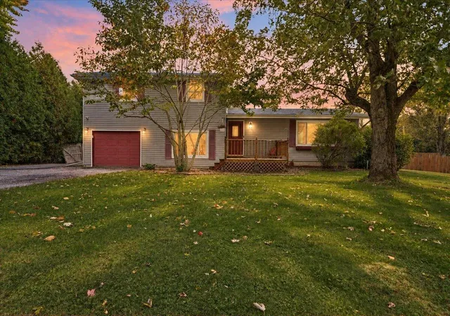 Photo 1 of Single family home for sale at 2302 Linda Rd, Valparaiso, IN 46383 | MLS# 846994 | Listing updated on 2026-10-18