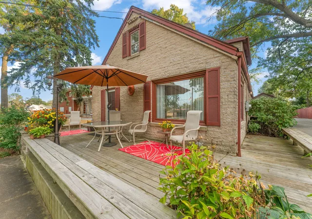 Photo 2 of Sale Pending at 3324 Ridge Rd, Highland, IN 46322 | MLS# 846993 | Listing updated on 2026-10-26
