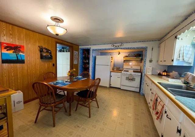 Photo 3 of Single family home for sale at 412 Birch Dr, Hebron, IN 46341 | MLS# 847025 | Listing updated on 2026-10-23