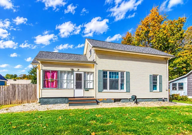 Photo 1 of Single family home for sale at 504 Colfax Ave, La Porte, IN 46350 | MLS# 847036 | Listing updated on 2026-10-19