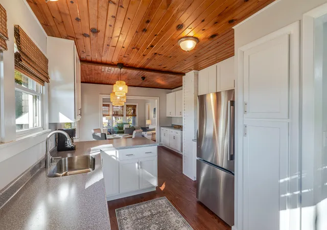 Photo 4 of Single family home for sale at 201 Thurman Ave, Michigan City, IN 46360 | MLS# 847048 | Listing updated on 2026-10-23