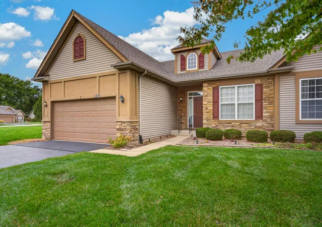Photo 1 of Townhouse for sale at 1480 Charlevoix Way, Schererville, IN 46375 | MLS# 847389 | Listing updated on 2026-10-26