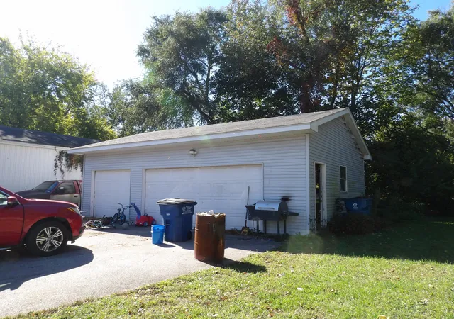 Photo 3 of Single family home for sale at 302 Union St, Union Mills, IN 46382 | MLS# 847038 | Listing updated on 2026-10-22