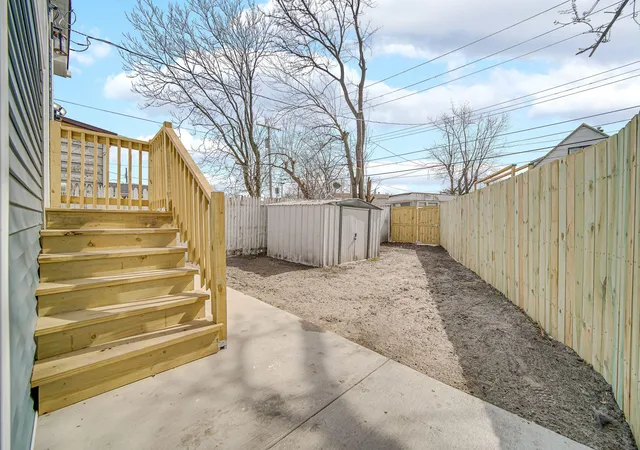 Photo 3 of Single family home for sale at 724 Willow Ct, Hammond, IN 46320 | MLS# 847039 | Listing updated on 2026-10-19