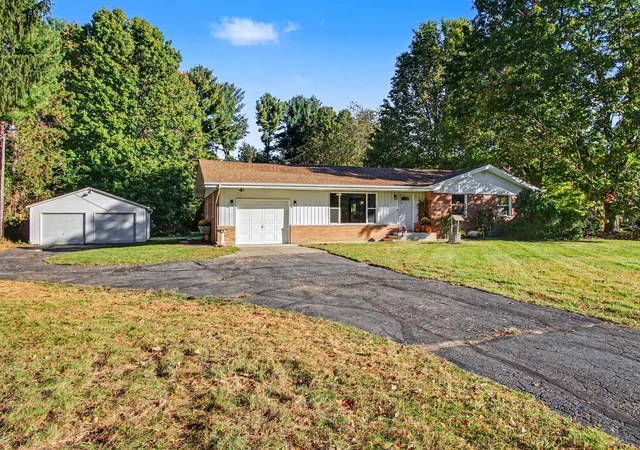 Photo 2 of Single family home for sale at 383 E 1050 North, Chesterton, IN 46304 | MLS# 847099 | Listing updated on 2026-10-27