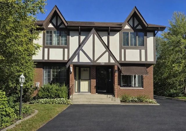 Townhouse for sale at 723 Wellington Dr, Dyer, IN 46311 | MLS# 847086