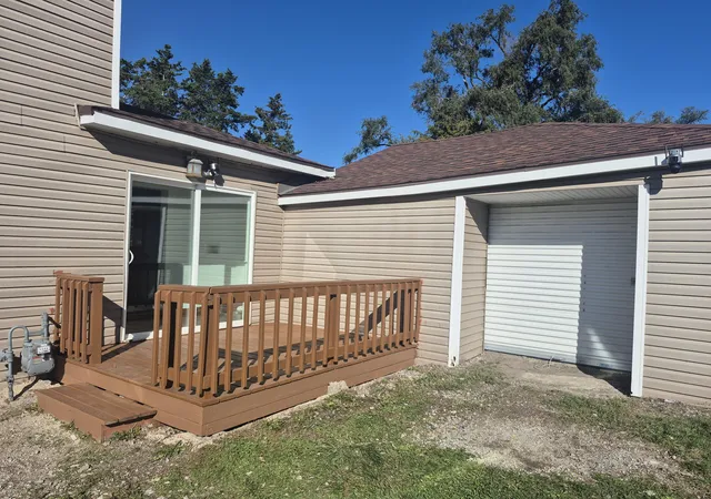 Photo 2 of Single family home for sale at 505 Indiana Ave, Lowell, IN 46356 | MLS# 847425 | Listing updated on 2026-10-27