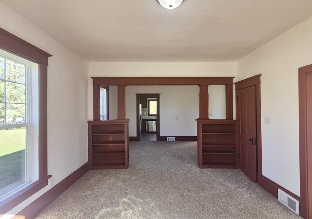 Photo 4 of Single family home for sale at 505 Indiana Ave, Lowell, IN 46356 | MLS# 847425 | Listing updated on 2026-10-27