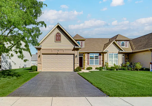 Photo 1 of Townhouse for sale at 939 Rockwell Ln, Dyer, IN 46311 | MLS# 847154 | Listing updated on 2026-10-26
