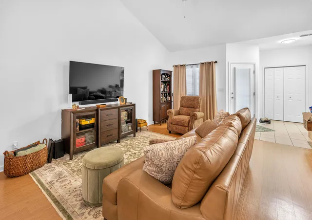 Photo 4 of Townhouse for sale at 10781 Spyglass Ct, Crown Point, IN 46307 | MLS# 847084 | Listing updated on 2026-10-20