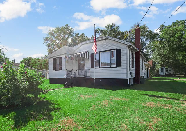 Photo 1 of Single family home for sale at 1002 S Main St, Kouts, IN 46347 | MLS# 847167 | Listing updated on 2026-10-25