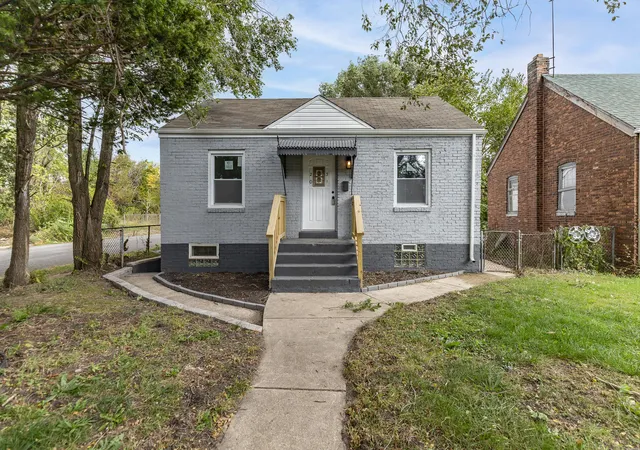 Single family home for sale at 2301 Delaware St, Gary, IN 46407 | MLS# 847078