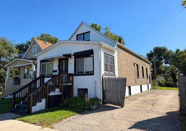 Single family home for sale at 1032 Kenwood St, Hammond, IN 46320 | MLS# 847120
