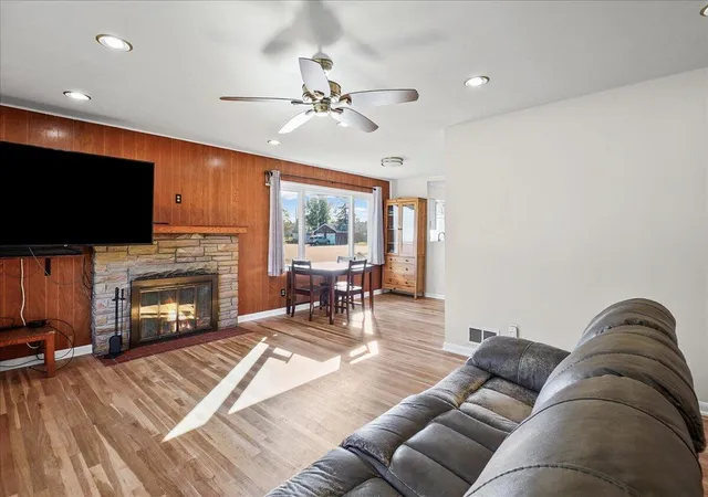 Photo 2 of Single family home for sale at 3248 Highway Ave, Highland, IN 46322 | MLS# 847093 | Listing updated on 2026-10-21