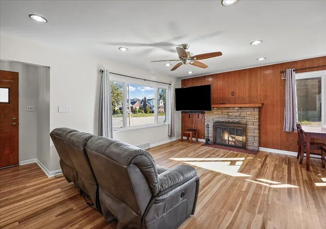 Photo 3 of Single family home for sale at 3248 Highway Ave, Highland, IN 46322 | MLS# 847093 | Listing updated on 2026-10-21