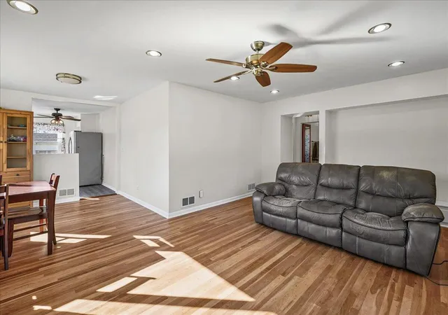 Photo 4 of Single family home for sale at 3248 Highway Ave, Highland, IN 46322 | MLS# 847093 | Listing updated on 2026-10-21