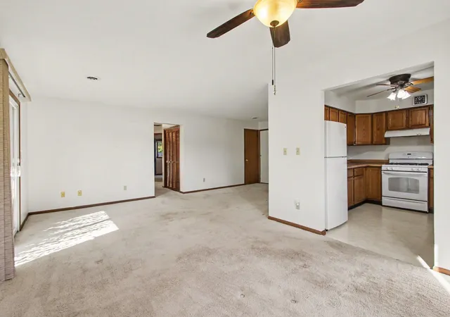 Photo 3 of Condo for sale at 2464 Harvest Dr, Crown Point, IN 46307 | MLS# 847198 | Listing updated on 2026-10-23
