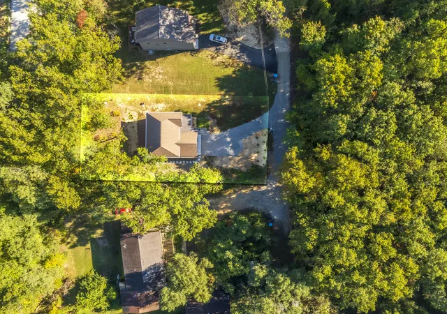 Photo 3 of Single family home for sale at 9 Golf Wood Rd, Beverly Shores, IN 46301 | MLS# 847134 | Listing updated on 2026-10-29