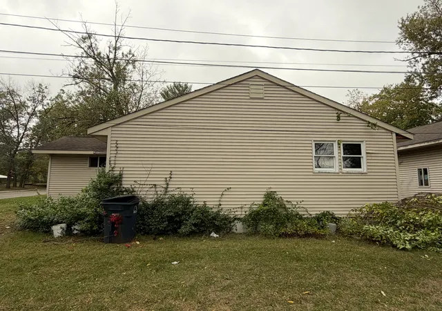 Photo 2 of Single family home for sale at 412 Broadway St, Michigan City, IN 46360 | MLS# 847112 | Listing updated on 2026-10-20