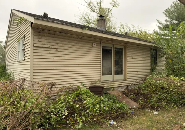 Photo 3 of Single family home for sale at 412 Broadway St, Michigan City, IN 46360 | MLS# 847112 | Listing updated on 2026-10-20