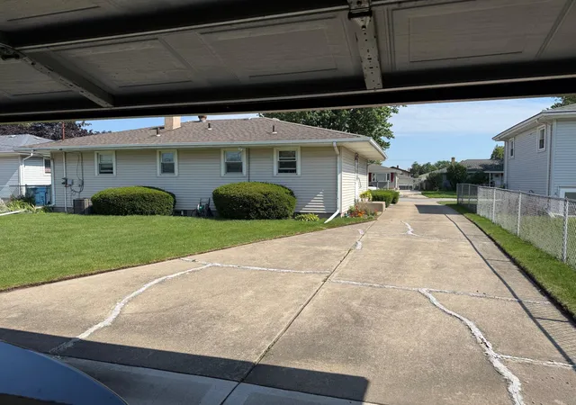 Photo 3 of Single family home for sale at 3538 42nd Place, Highland, IN 46322 | MLS# 847138 | Listing updated on 2026-10-21