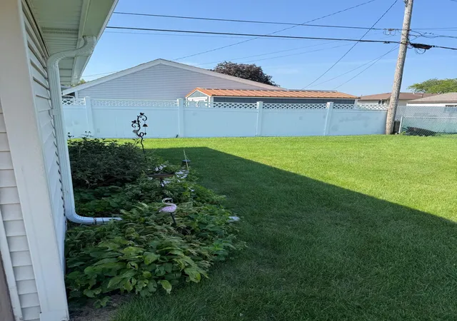 Photo 4 of Single family home for sale at 3538 42nd Place, Highland, IN 46322 | MLS# 847138 | Listing updated on 2026-10-21