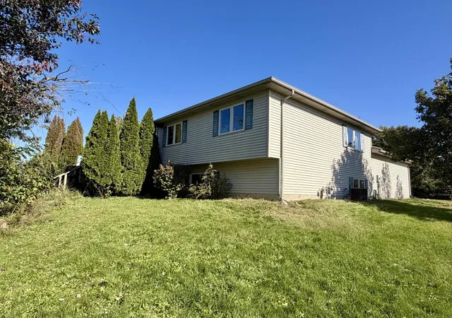 Photo 3 of Single family home for sale at 308 W 340 South, Valparaiso, IN 46385 | MLS# 847165 | Listing updated on 2026-10-29