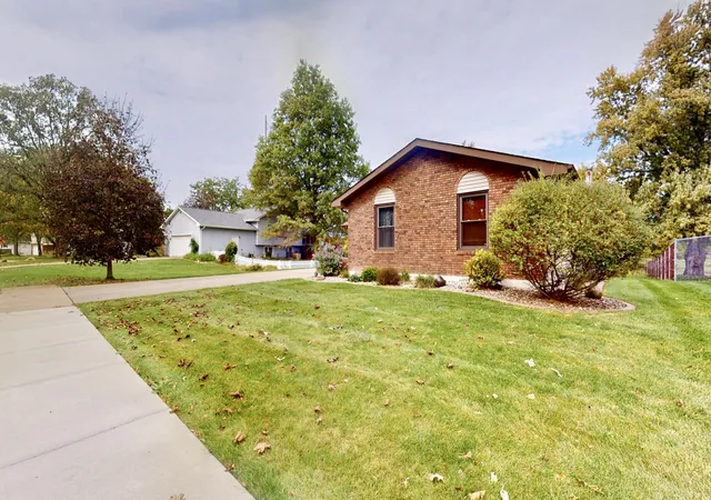 Photo 3 of Single family home for sale at 7110 W 85th Avenue, Crown Point, IN 46307 | MLS# 847158 | Listing updated on 2026-10-22