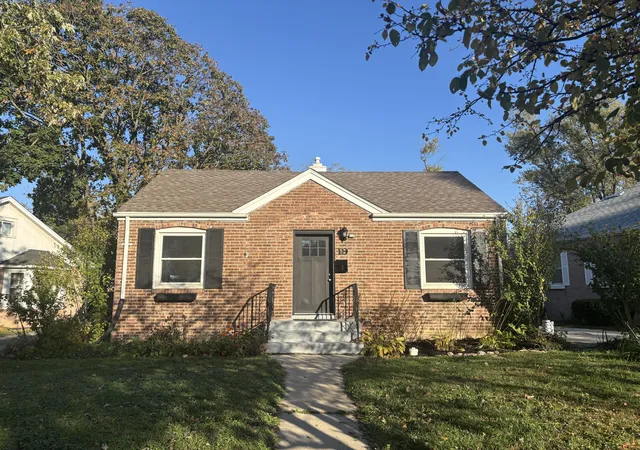 Photo 1 of Single family home for sale at 19 Willow Pl, Hobart, IN 46342 | MLS# 847282 | Listing updated on 2026-10-27