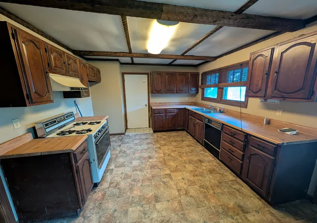 Photo 3 of Single family home for sale at 65 Ed Mcdashowicz Dr, Chesterton, IN 46304 | MLS# 847115 | Listing updated on 2026-10-22