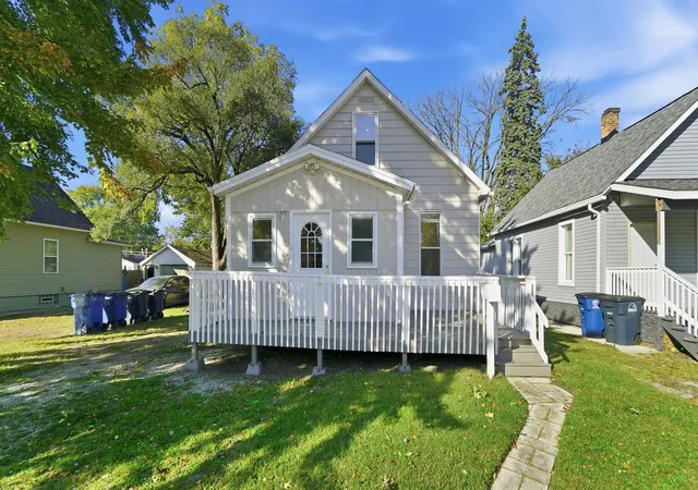 Single family home for sale at 309 S Porter St, Michigan City, IN 46360 | MLS# 847294