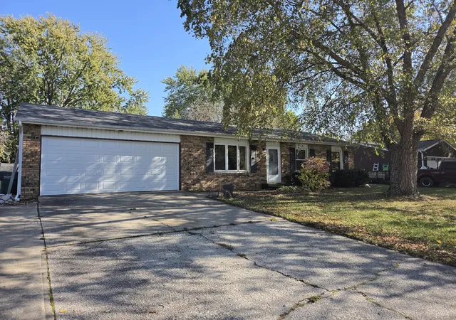 Single family home for sale at 2206 Sturdy Rd, Valparaiso, IN 46383 | MLS# 847509