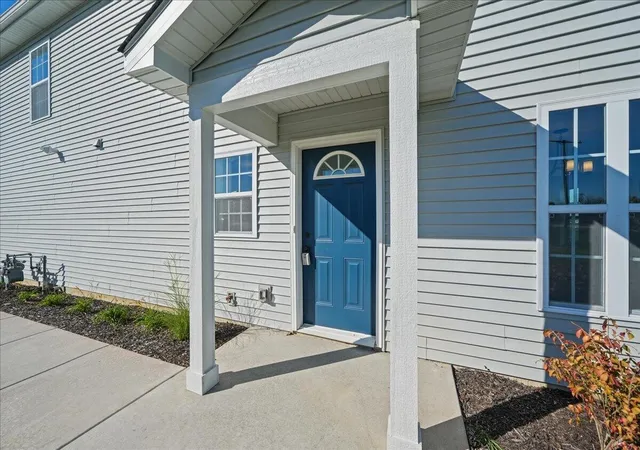 Photo 3 of Townhouse for sale at 9567 Luebcke Ln, Crown Point, IN 46307 | MLS# 847128 | Listing updated on 2026-10-21
