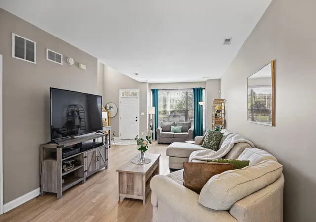 Photo 4 of Townhouse for sale at 11670 Broadway, Crown Point, IN 46307 | MLS# 847262 | Listing updated on 2026-10-23