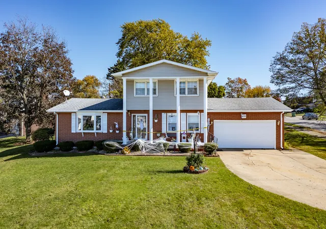 Single family home for sale at 605 E 78th Place, Merrillville, IN 46410 | MLS# 847258