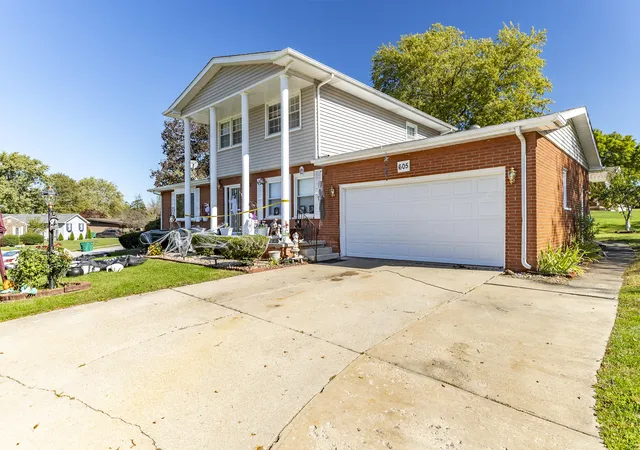 Photo 1 of Single family home for sale at 605 E 78th Place, Merrillville, IN 46410 | MLS# 847258 | Listing updated on 2026-10-23