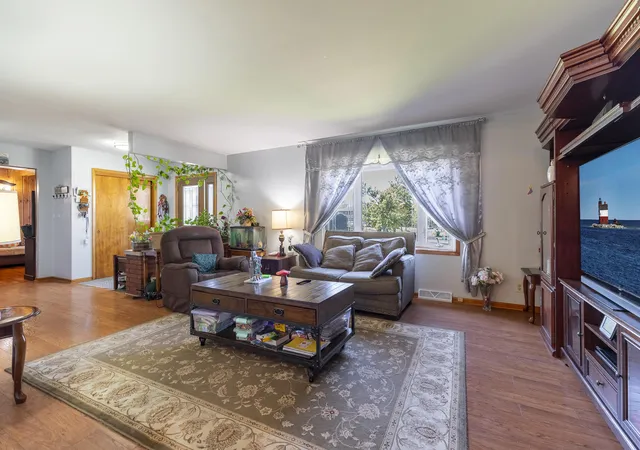 Photo 4 of Single family home for sale at 605 E 78th Place, Merrillville, IN 46410 | MLS# 847258 | Listing updated on 2026-10-23