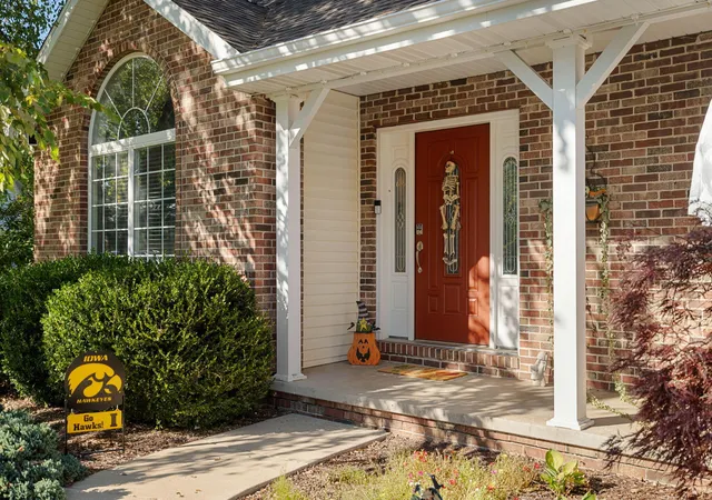 Photo 4 of Single family home for sale at 970 Deer Cross Trl, Hobart, IN 46342 | MLS# 847314 | Listing updated on 2026-10-26