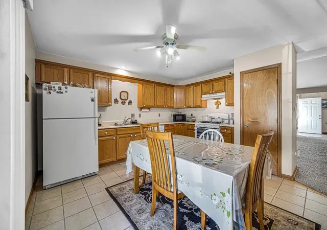 Photo 4 of Townhouse for sale at 1650 Aspen Dr, Crown Point, IN 46307 | MLS# 847235 | Listing updated on 2026-10-22