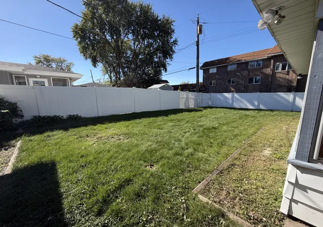 Photo 4 of Single family home for sale at 10004 Erie Pl, Highland, IN 46322 | MLS# 847163 | Listing updated on 2026-10-21