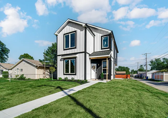 Photo 1 of Single family home for sale at 6435 Grand Ave, Hammond, IN 46323 | MLS# 847240 | Listing updated on 2026-10-26