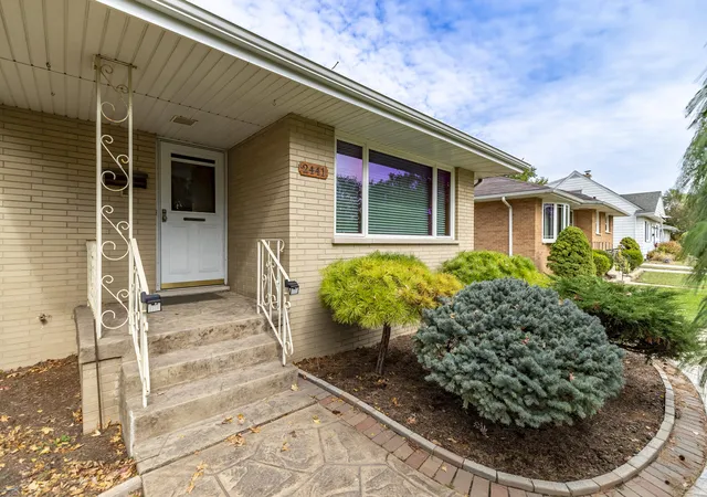 Photo 3 of Single family home for sale at 2441 Wicker Ave, Highland, IN 46322 | MLS# 847227 | Listing updated on 2026-10-22