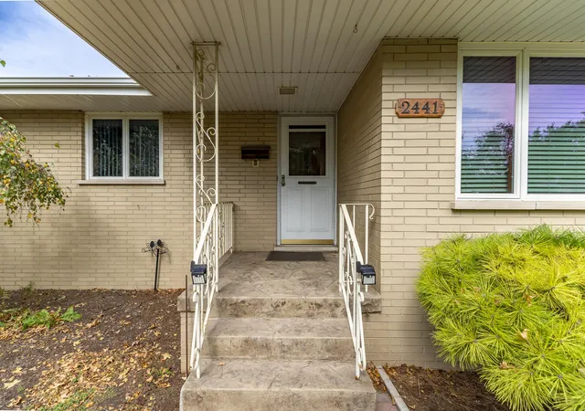 Photo 4 of Single family home for sale at 2441 Wicker Ave, Highland, IN 46322 | MLS# 847227 | Listing updated on 2026-10-22